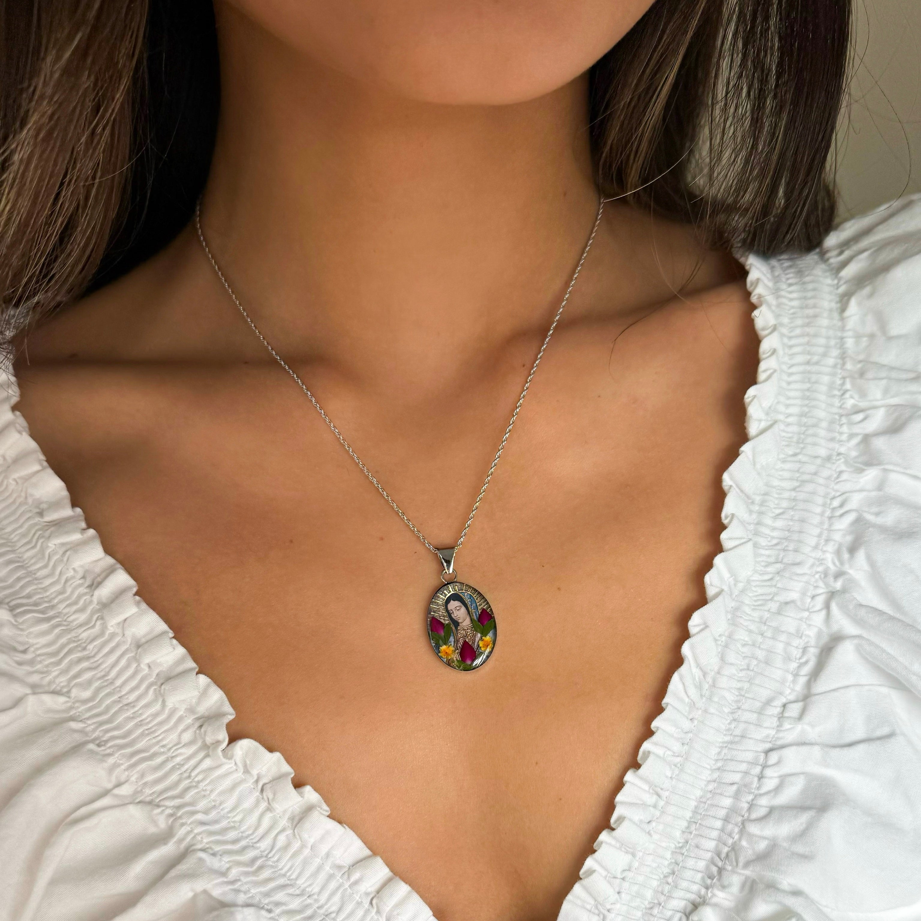Rosas Adoradas Necklace