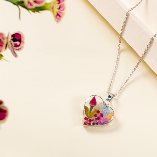 Heart Flower Necklace - ApolloBox